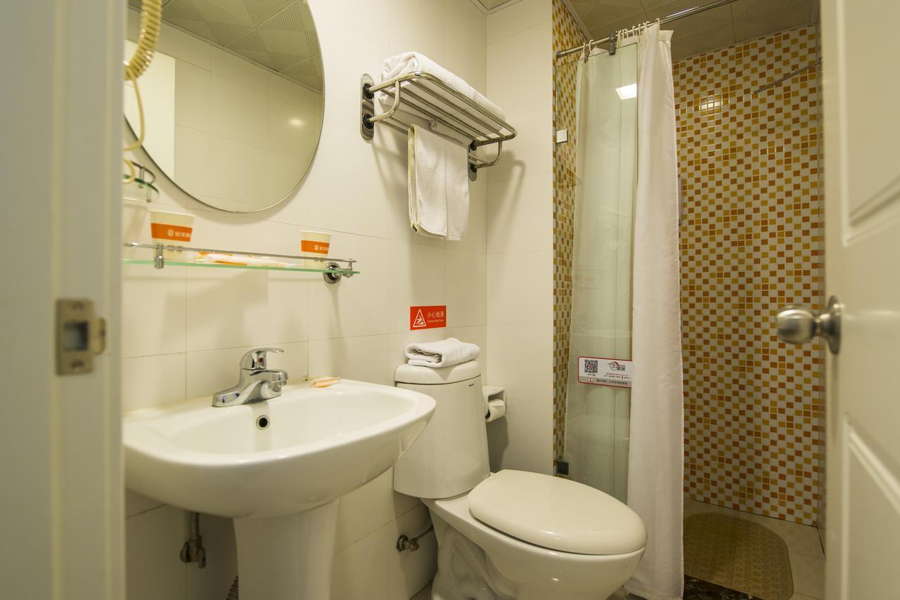 Home Inn Kunming Dongfeng Square Metro Station エクステリア 写真